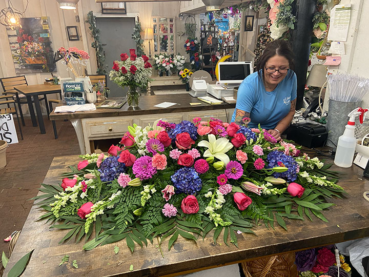 Colonial Gardens Lead Florist, LeeAnn