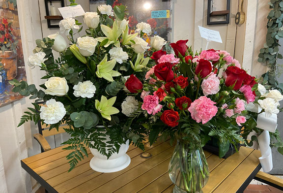 Colonial Gardens flower arrangements