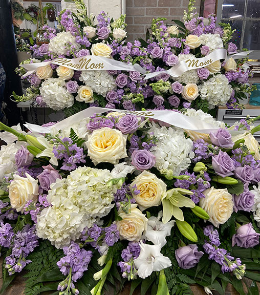 Funeral arrangements from Colonial Gardens